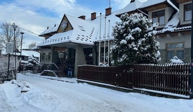 Pensjonat "akademii Ziobry" zamknięty na cztery spusty. Duże straty w szczycie sezonu