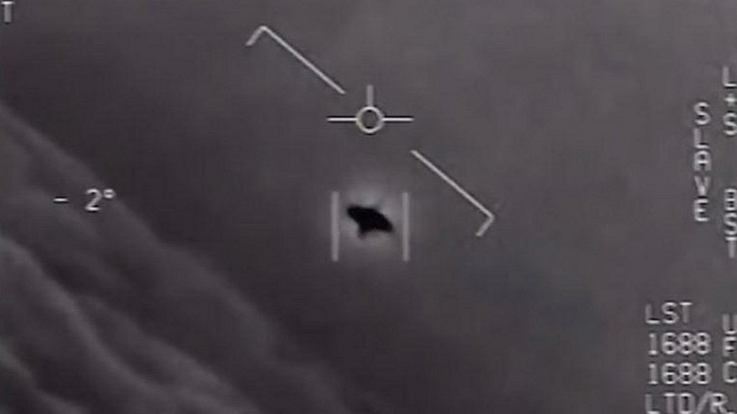 Pentagon upublicznił kolejny film ze spotkania myśliwców z UFO /Geekweek