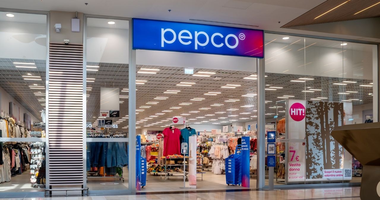 Pepco ma hit sezonu! Ta piżama w serduszka szybko zniknie z półek! /adobestock /INTERIA.PL