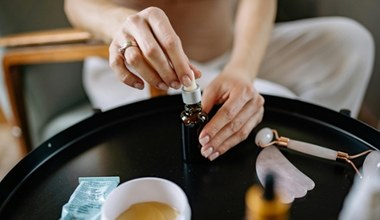 Peptydy biomimetyczne – czym są i jak działają na skórę?