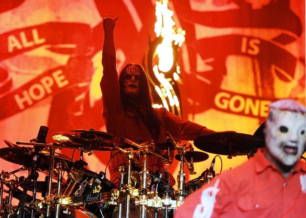 Perkusista założył Slipknot w 1995 roku w Des Moines w stanie Iowa