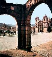 Peru, Cuzco, plac Broni /Encyklopedia Internautica