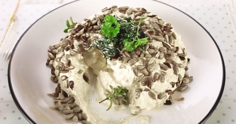 Pestki słonecznika są świetnym źródłem zdrowych tłuszczów, witamin i minerałów /Atide /Canva Pro