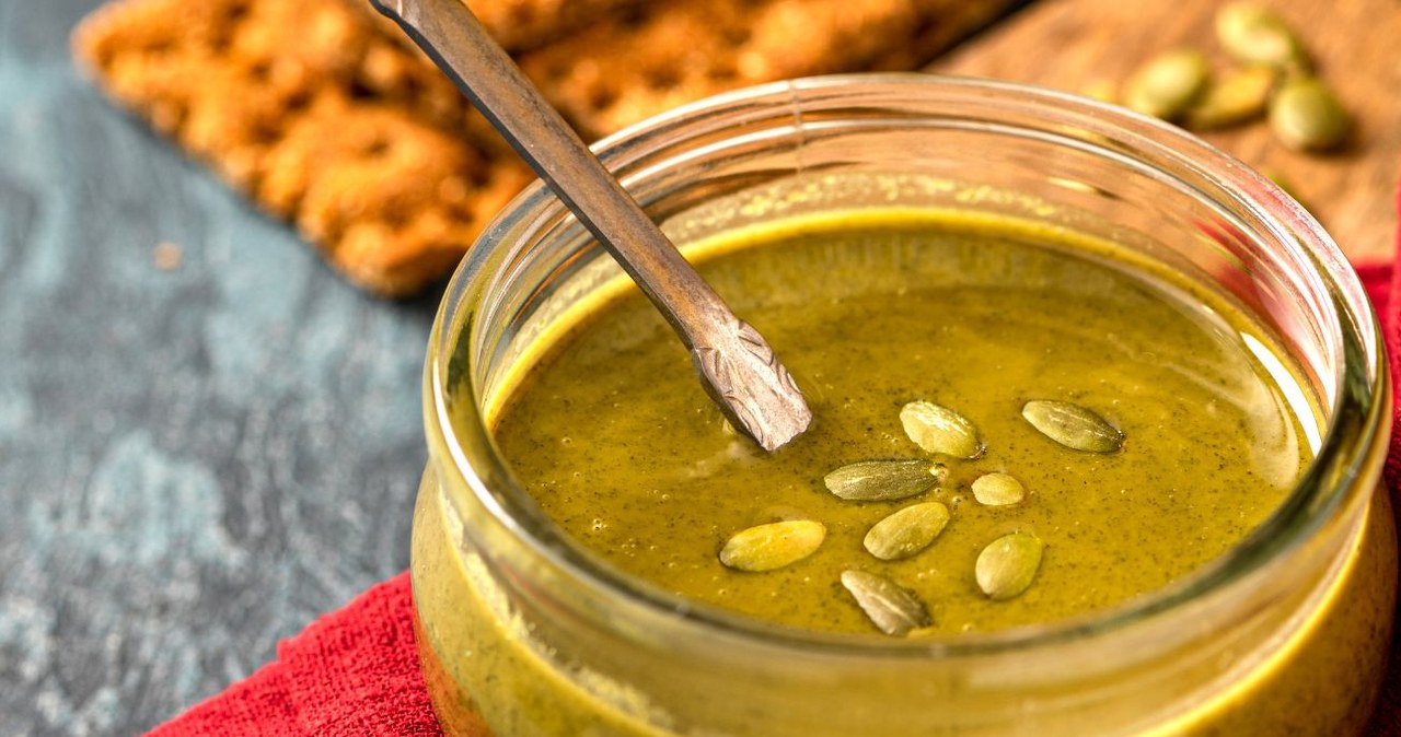 Pestki z dyni to źródło cynku i innych pierwiastków ważnych zwłaszcza dla mężczyzn i seniorów. /Svetlana Monyakova /Canva Pro