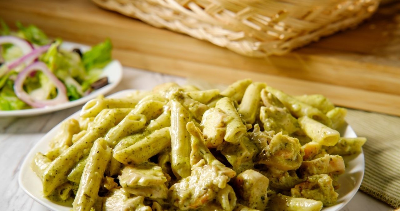 Pesto pistacjowe pasuje doskonale do dań kuchni włoskiej. /EzumeImages /Canva Pro