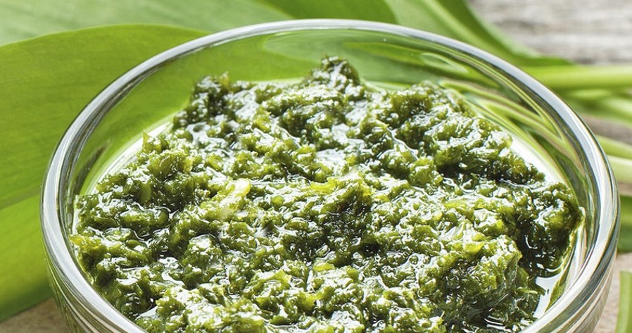 Pesto z czosnku niedżwiedziego /&copy;123RF/PICSEL