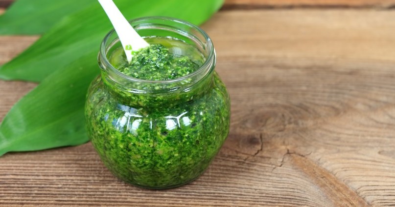 Pesto z czosnku niedźwiedziego /&copy;123RF/PICSEL