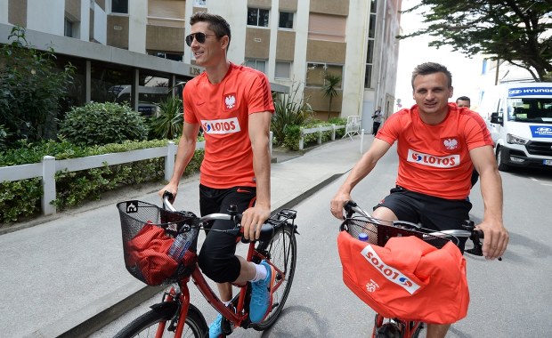 Peszko staje w obronie Lewandowskiego. "Nikt nie ma prawa zabierać mu opaski"
