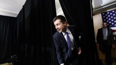 Pete Buttigieg wygrywa prawybory demokratów w Iowa