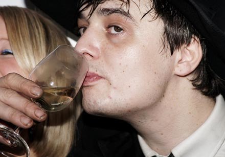 Pete Doherty prowadzi negocjacje - fot. Dave Hogan /Getty Images/Flash Press Media