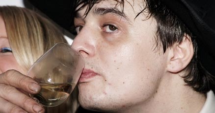 Pete Doherty prowadzi negocjacje - fot. Dave Hogan /Getty Images/Flash Press Media