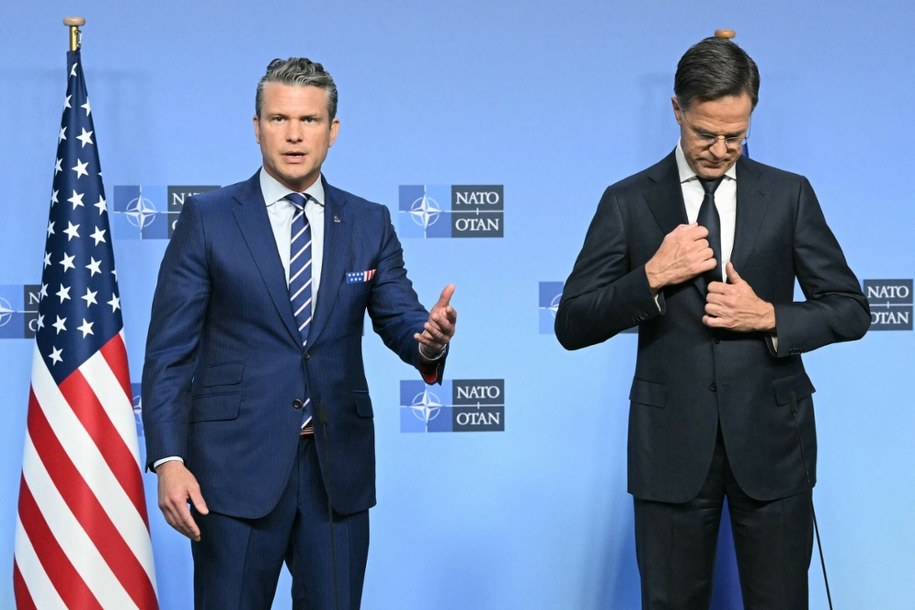Pete Hegseth skrytykował Europę za niedostateczne środki na broń dla Ukrainy /NICOLAS TUCAT/AFP/East News /East News
