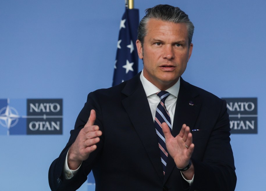 Pete Hegseth /OLIVIER HOSLET /PAP/EPA
