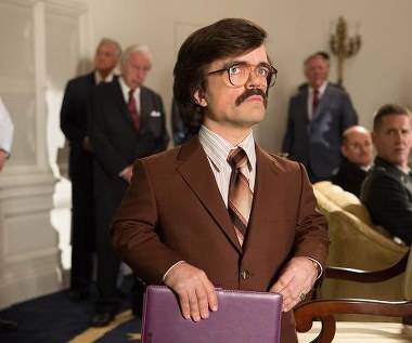 Peter Dinklage w scenie z filmu "X-Men: Przeszłość, która nadejdzie"