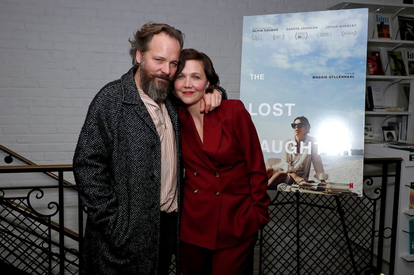 Peter Sarsgaard i Maggie Gyllenhaal na pokazie filmu "Córka" (2021) /Astrid Stawiarz /Getty Images