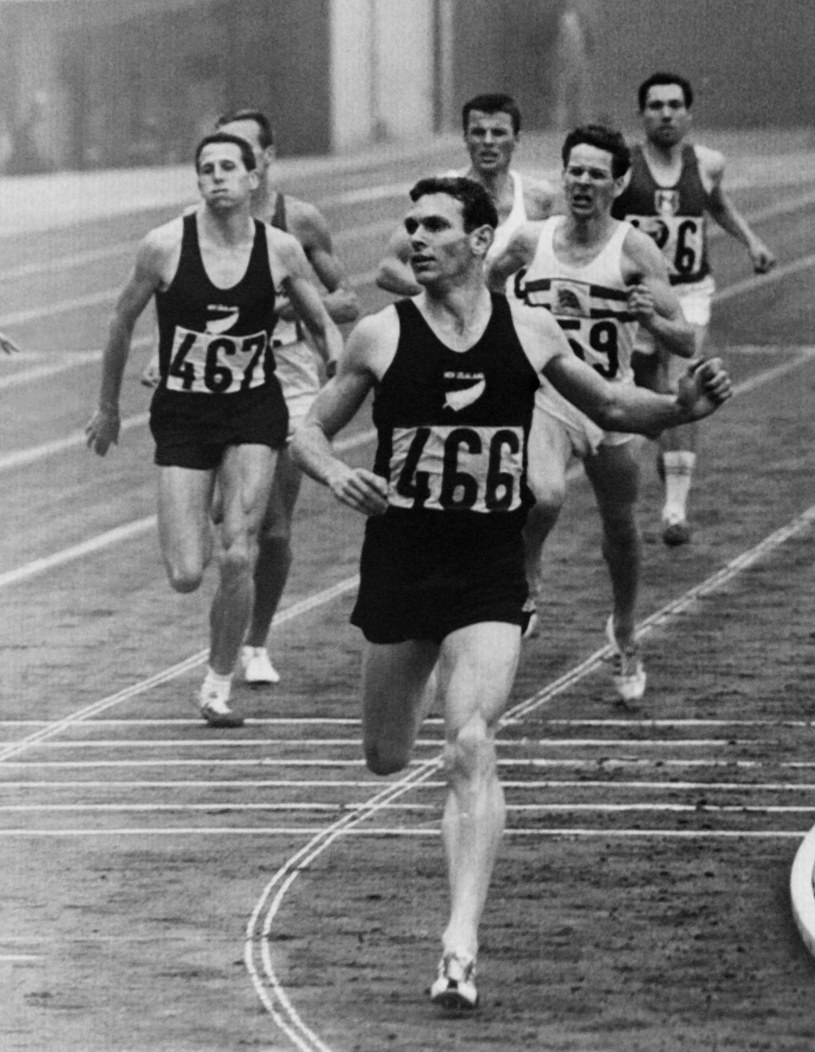 Peter Snell wygrywa bieg na 1500 m na igrzyskach w Tokio w 1964 roku /AFP