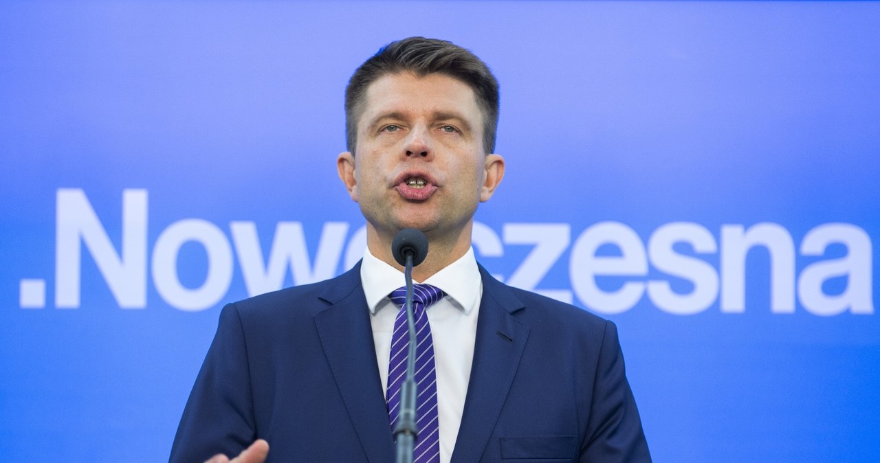 Petru z obrączką kilka miesięcy temu /- /East News