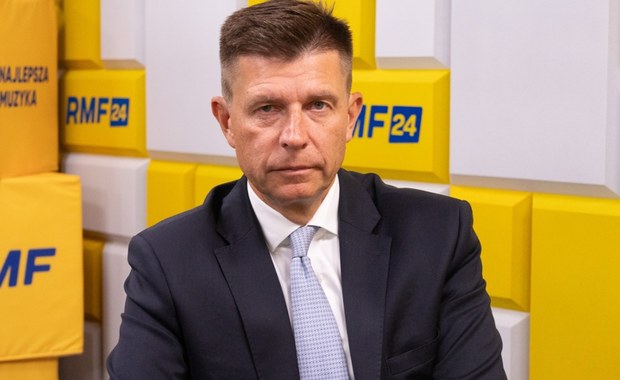 Petru: Z przerażeniem stwierdzam, że pojawiają się nowe pomysły - np. wolny Wielki Piątek