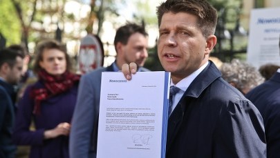 Petru: Zebraliśmy 100 tysięcy podpisów. Opublikowanie orzeczenia TK to jedyne rozwiązanie