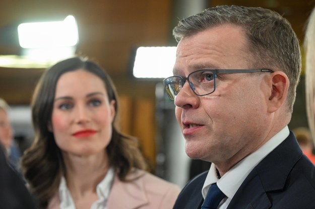 Petteri Orpo może zostać nowym premierem w miejsce Sanny Marin (z lewej) /Kimmo Brandt /PAP/EPA