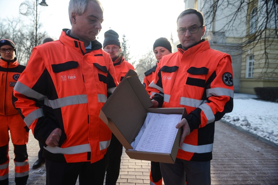 Petycja złożona w Kancelarii Premiera /Jakub Kamiński   /PAP