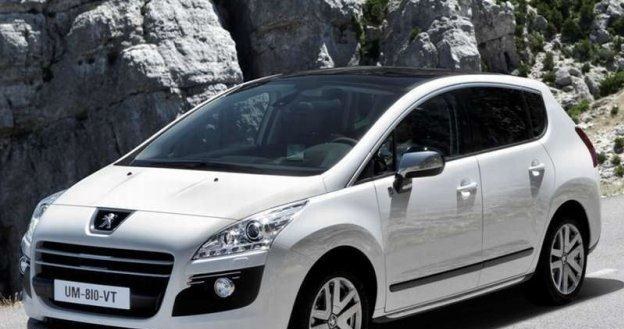 Peugeot 3008 hybrid4 /Informacja prasowa