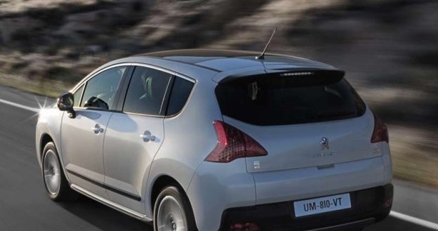 Peugeot 3008 hybrid4 /Informacja prasowa