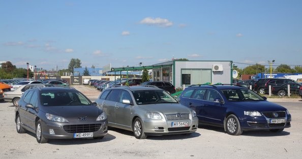 Peugeot 407, Toyota Avensis i Volkswagen Passat /Motor