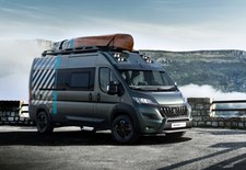 Peugeot Boxer 4x4. Kamper z kajakiem i rowerem