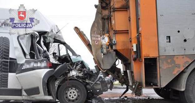 Peugeot Boxter uległ dość poważnemu uszkodzeniu /Policja