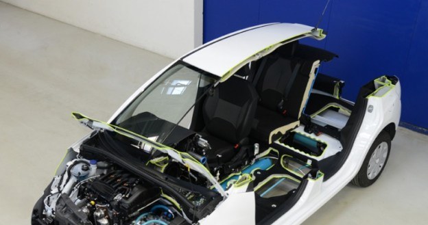 Peugeot Citroen Hybrid Air - pierwszy samochód na powietrze /materiały prasowe