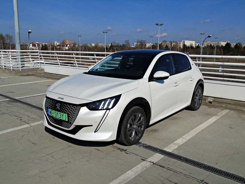 Peugeot e-208, Opel Corsa-e i Opel Mokka-e to auto dostępne w programie Electric As You Go /INTERIA.PL