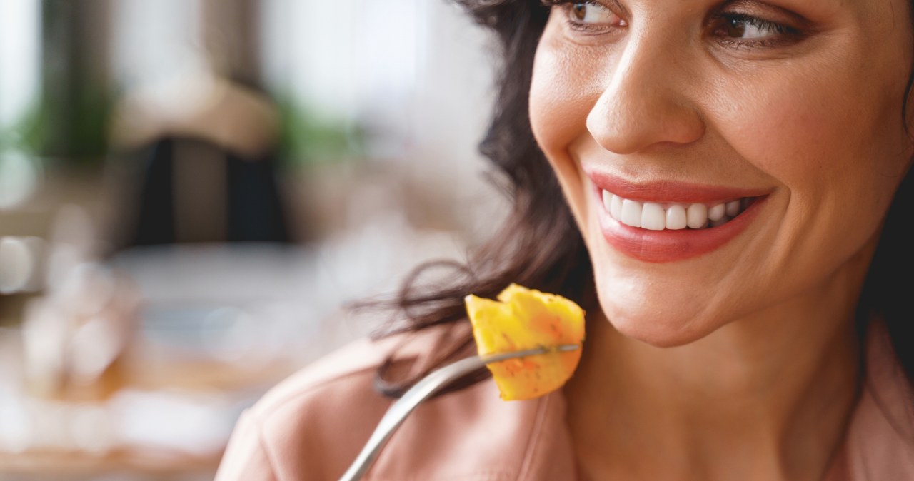 Pewien tropikalny owoc może mieć znaczący wpływ na wygląd skóry, jeśli będziemy go jeść regularnie. /123RF/Picsel, 123RF/Picsel /Pixel