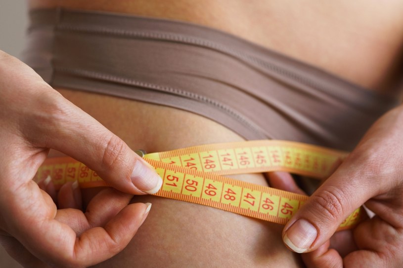 Pewna ilość tkanki tłuszczowej jest niezbędna do zdrowia /123RF/PICSEL