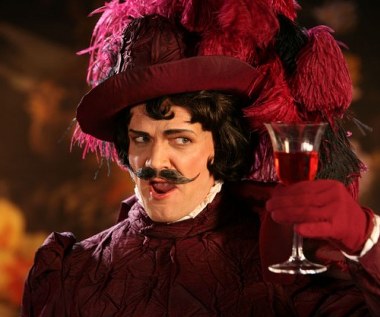 Pewnego dnia Mariusz popada w konflikt sąsiedzki z jedną z mieszkanek miasteczka.