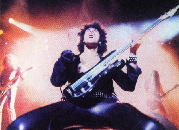 Phil Lynott na okładce "Live And Dangerous" Thin Lizzy - koncertowej płyty wszech czasów Phil Lynott na okładce "Live And Dangerous" Thin Lizzy - koncertowej płyty wszech czasów /