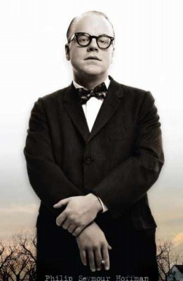 Philip Seymour Hoffman na pewno powalczy o Oscara za tytułową rolę w filmie "Capote" /