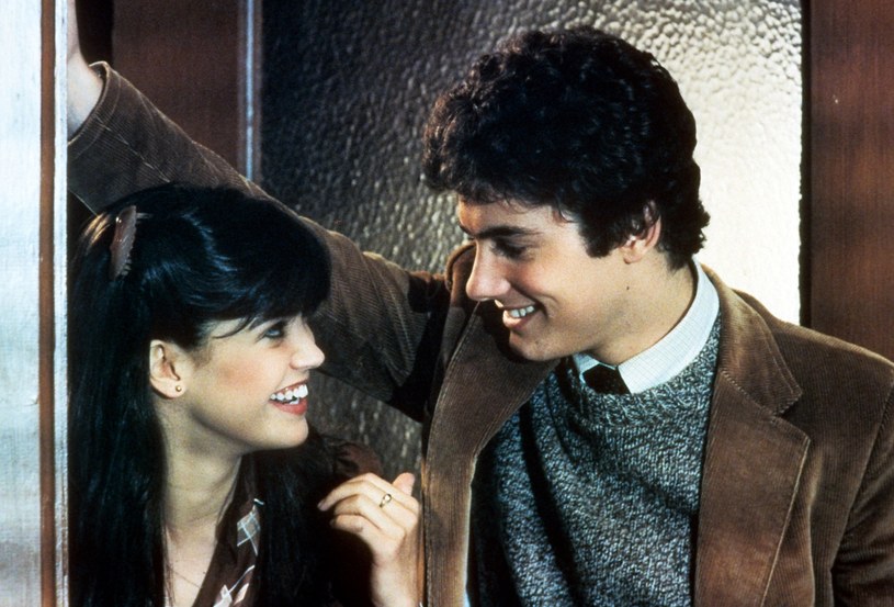 Phoebe Cates i Zach Galligan w filmie "Gremliny rozrabiają" (1984) /WARNER BROTHERS /Getty Images