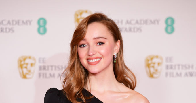 Phoebe Dynevor /Ian West /Getty Images