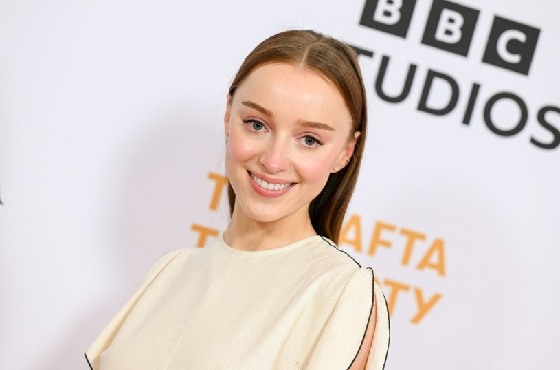 Phoebe Dynevor /Gilbert Flores / Contributor /Getty Images