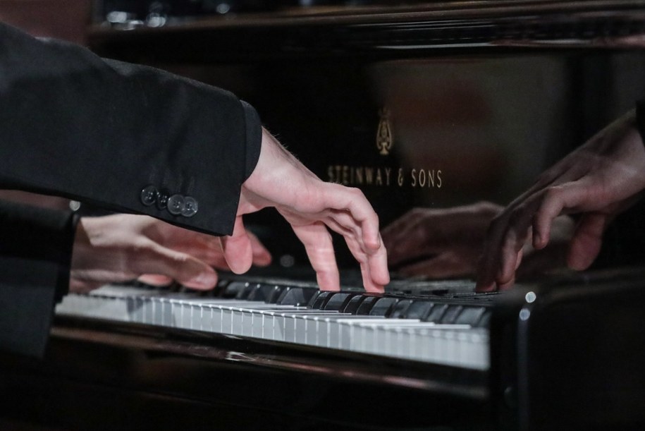 Pianista Andrzej Wierciński wykonał różne warianty Ballady f-moll Chopina /Tomasz Gzell /PAP