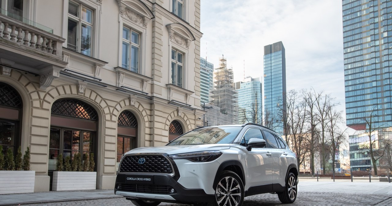 Piąta generacja hybrydowego układu Toyoty trafiła do nowego modelu w gamie - Corolli Cross, a w przyszłym roku pojawi się w zmodernizowanej Corolli /materiały prasowe