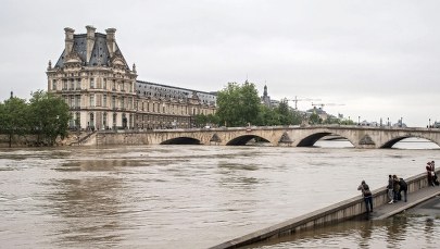 Piąta ofiara powodzi we Francji. Straty nawet do 1,4 mld euro