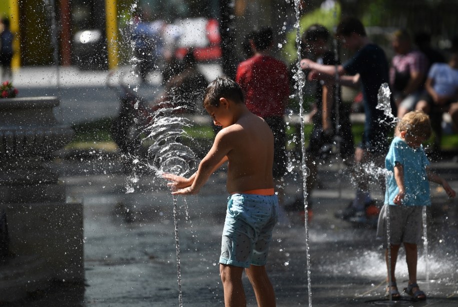 Piątek był najgorętszym dniem w sierpniu na Wyspach od 17 lat /NEIL HALL /PAP/EPA