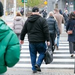 Piątki i poniedziałki to dni, które kosztują firmy najwięcej. Trend rośnie