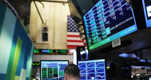 Piątkowa sesja na Wall Street przyniosła minimalne zmiany indeksów /AFP