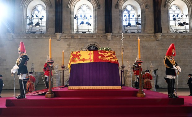 ​Piątkowe uroczystości związane ze śmiercią królowej Elżbiety II