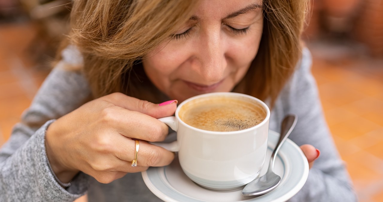 Picie kawy opóźnia wystąpienie choroby Parkinsona. Ważna ilość filiżanek /123RF/PICSEL