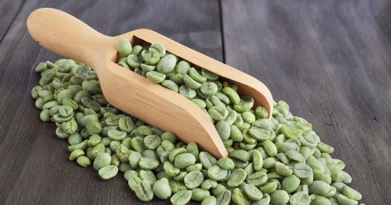 Picie zielonej kawy jest polecane w czasie odchudzania /123RF/PICSEL