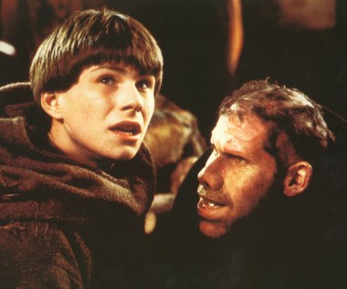 Pięć lat później ten sam reżyser obsadził go w roli garbatego Salvatore w docenionej przez krytyków adaptacji powieści "Imię Róży" Umberto Eco, a w 2001 roku powierzył rolę w epickim dziele "Wróg u bram", w którym Ron zagrał razem z Jude'em Law, Rachel Weisz oraz Edem Harrisem.